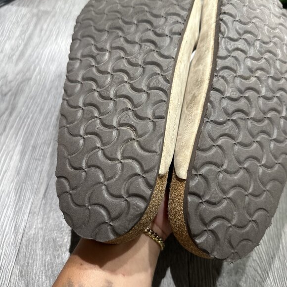 Sandals_&_Flip_Flops